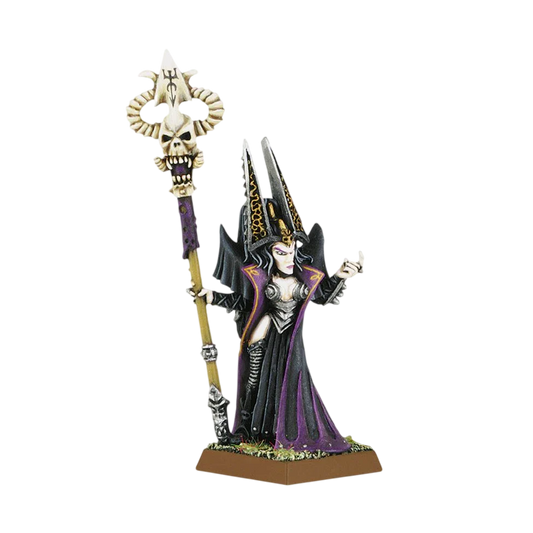 Dark Elf Sorceress with Skull Staff (New on Sprue)